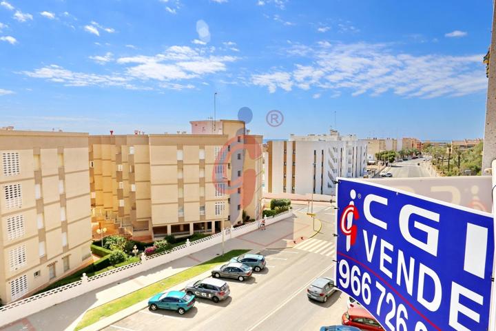 ¡Vivienda de dos dormitorios con vistas al mar en Guardamar del Segura! photo 0