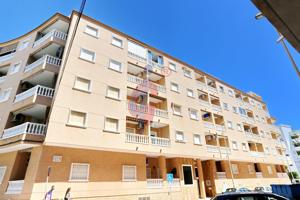 Encantadora vivienda de un dormitorio en venta en Guardamar del Segura photo 0