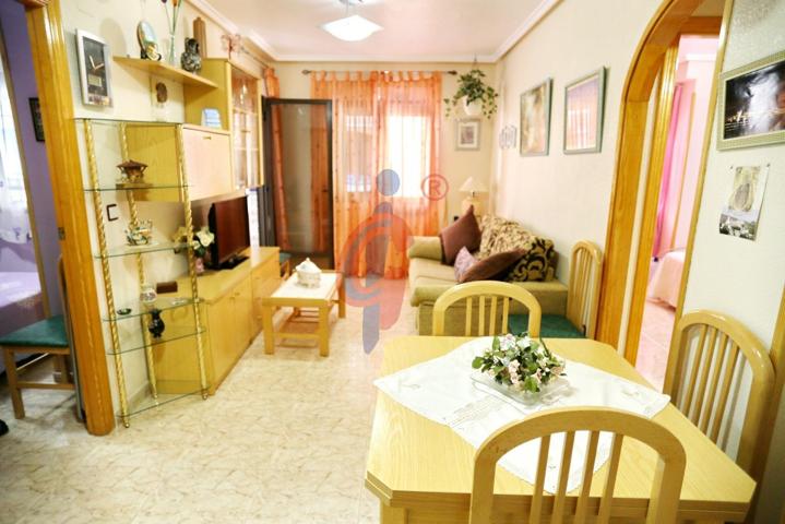 ¡Se vende apartamento con 2 dormitorios a 350 metros de la playa de Guardamar! photo 0