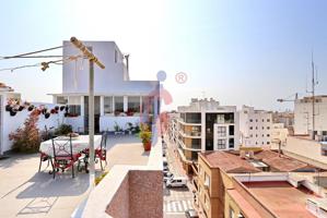 Ático luminoso con gran terraza y vistas despejadas en Guardamar del Segura photo 0
