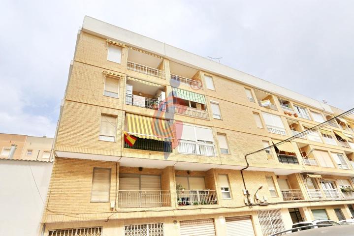 Se vende vivienda en cuarta planta SIN ascensor en zona Mercadona, Guardamar del Segura photo 0