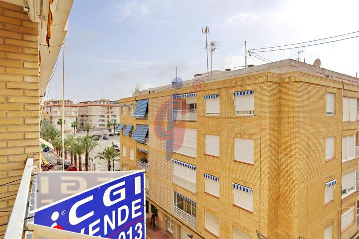 Se vende vivienda en cuarta planta SIN ascensor en zona Mercadona, Guardamar del Segura photo 0