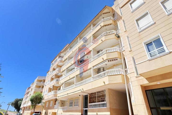 Bonito apartamento a 400 m de la playa de Guardamar, con 3 dormitorios y dos baños photo 0