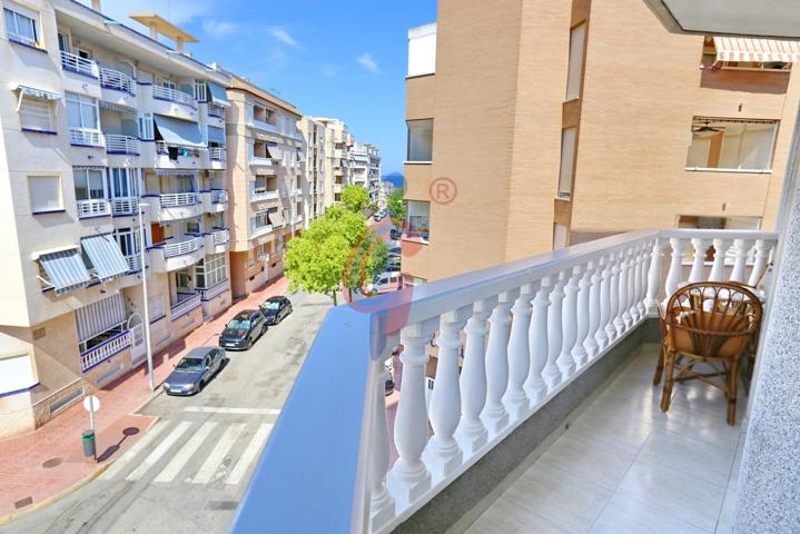 Apartamento en edificio Torrecasa I en venta en Guardamar del Segura con dos dormitorios y garaje photo 0