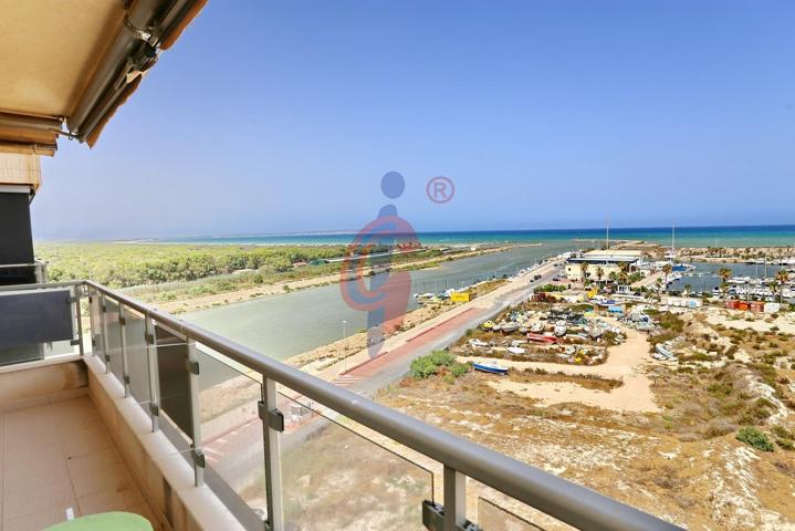Luminoso apartamento de 3 dormitorios con espectaculares vistas al mar y al río en la exclusiva urbanización Puertomarino, Guardamar del Segura photo 0