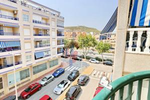 Se ofrece en venta acogedor apartamento de dos dormitorios con orientación sur. photo 0