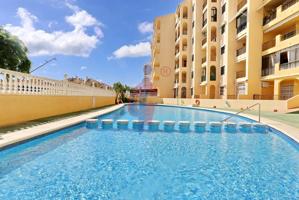 ¡Oportunidad en El Médano – Guardamar del Segura! Amplio apartamento de 3 dormitorios en urbanización con piscina photo 0