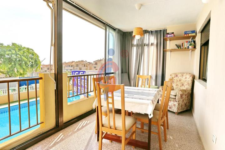 ¡Oportunidad en El Médano – Guardamar del Segura! Amplio apartamento de 3 dormitorios en urbanización con piscina photo 0