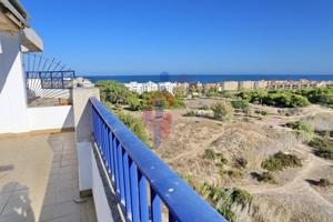 Ático dúplex con garaje y trastero con vistas al mar en Guardamar del Segura photo 0