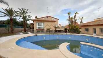 Casa En venta en Benaguasil photo 0