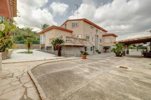 Casa En venta en Benaguasil photo 0