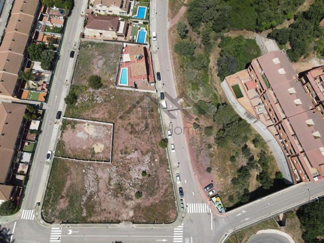 Terreno Urbanizable En venta en Serra photo 0