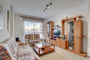 Piso En venta en Núcleo Urbano, La Pobla De Vallbona photo 0