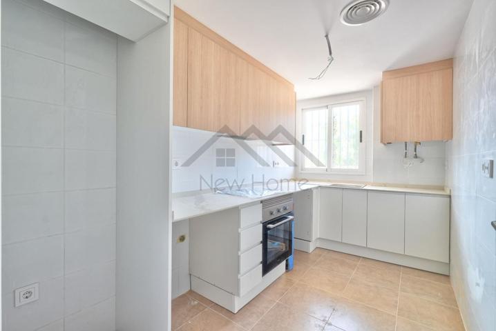 Piso En venta en Núcleo Urbano, La Pobla De Vallbona photo 0
