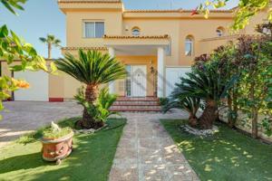 Unifamiliar Pareada En venta en Rascanya, La Pobla De Vallbona photo 0