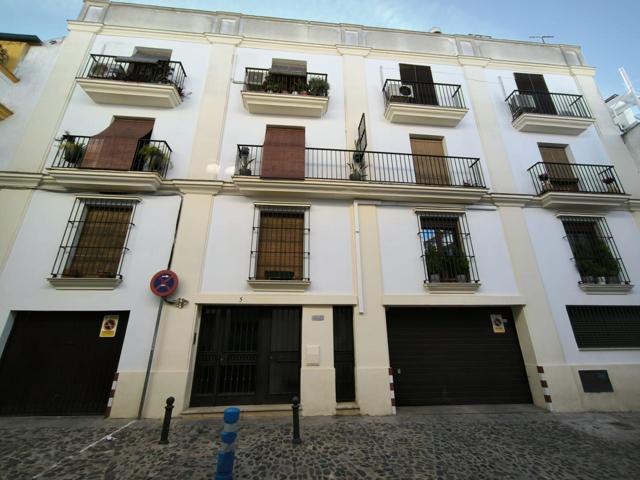 Vivienda familiar en el centro de Jerez, lista para entrar a vivir o invertir photo 0