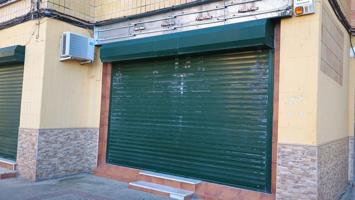 2 Locales comerciales La granja photo 0