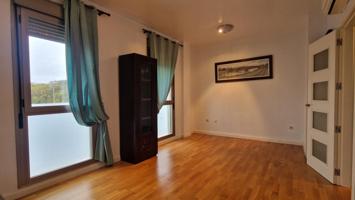 Duplex de 3 dormitorios con piscina comunitaria. photo 0