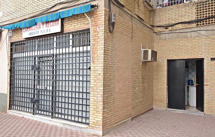 Carnicería en traspaso con local y equipamiento completo en zona de alto paso. photo 0