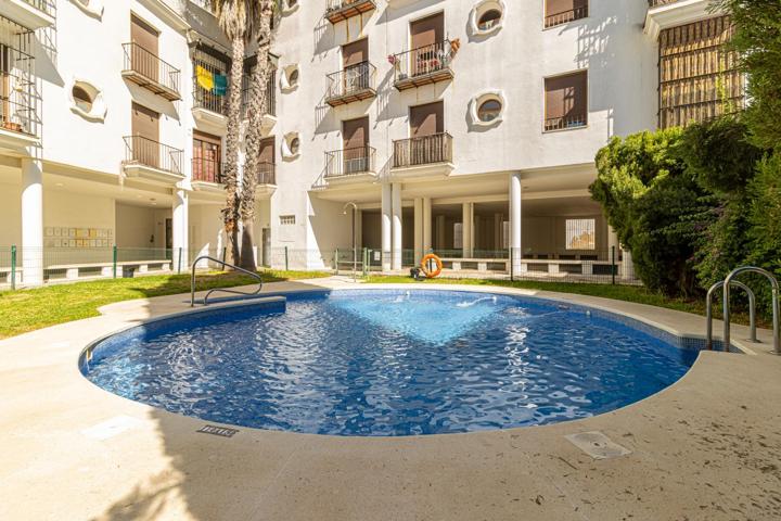 Piso en venta con garaje y piscina comunitaria en Zona Centro photo 0