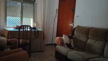 Piso en planta baja con 2 dormitorios y patio de uso privado en Barriada del Carmen. photo 0