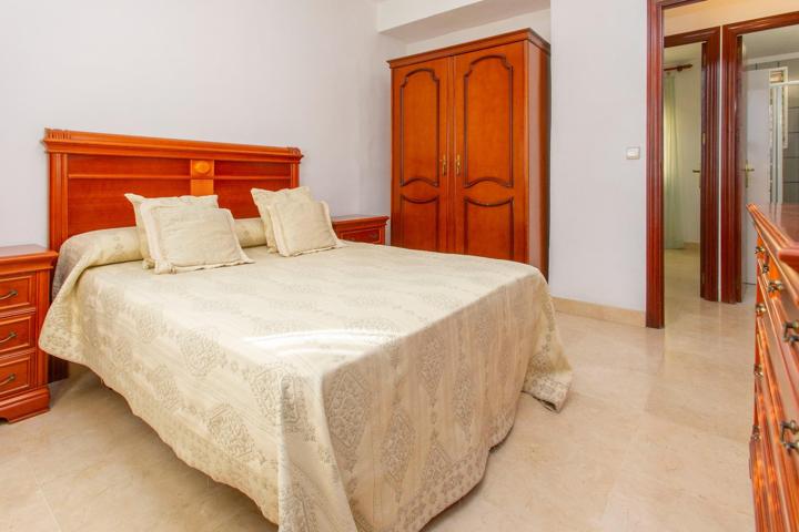 Piso en venta junto a Plaza de las Marinas. photo 0