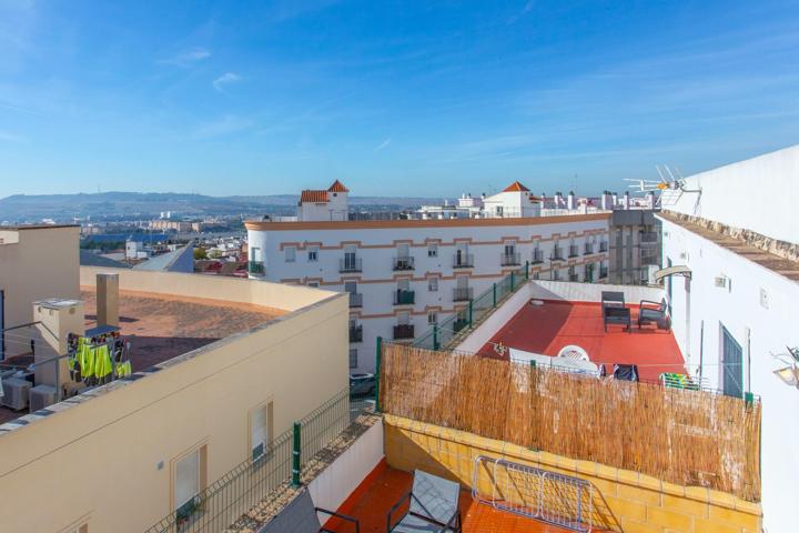 Vivienda con garaje y terraza en pleno corazón de San Miguel photo 0