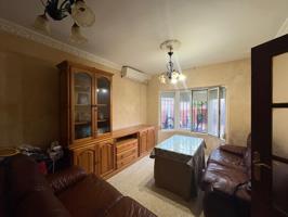 Adosado para reformar de 4 dormitorios con patio en Villas del Este. photo 0