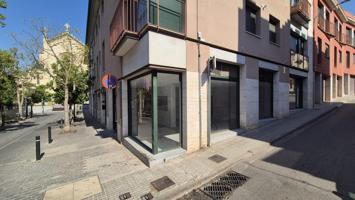LOCAL EN LLOGUER photo 0