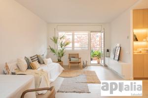 PIS DE DISSENY AL CENTRE DE CASTELLAR, AMB PK I TRASTER photo 0