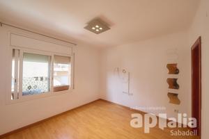PISO EN VENTA EN SENTMENAT photo 0
