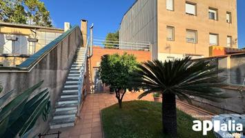 TERRENO EN VENTA CON PROYECTO DE VIVIENDA UNIFAMILIAR ENTRE MEDIANERAS EN EL CORAZÓN DE CASTELLAR DEL VALLES photo 0