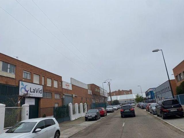 NAVE EN EL POLÍGONO ARGALES photo 0