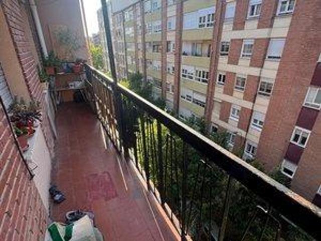 Inmobiliaria FinVall vende piso a reformar en la calle Álvarez Taladriz photo 0