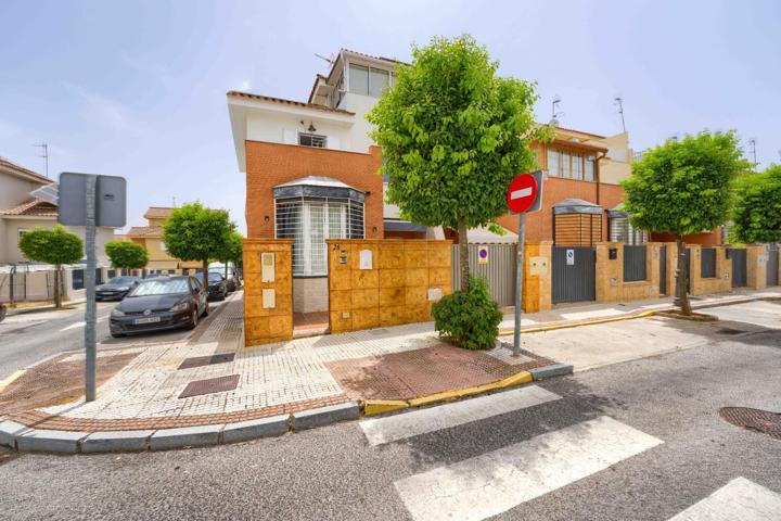 ¡Tu nuevo hogar en Castilleja de la Cuesta! photo 0