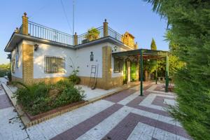 Espectacular casa en una de las mejores urbanizaciones de Palomares photo 0