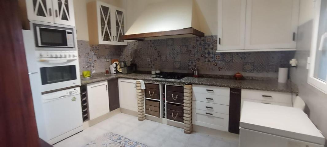 🏡 ¡Atención! Bonita adosada en una de las mejores zonas de Espartinas 🌳✨ photo 0