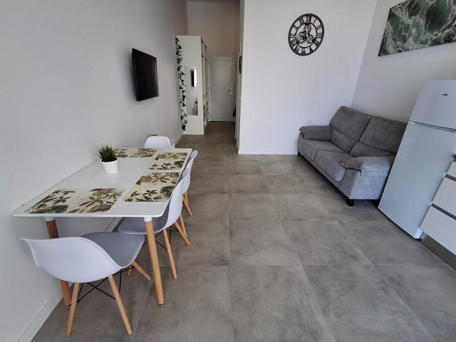 ESTUDIO OFICINA TOTALMENTE AMUEBLADO Y CON PLAZA DE PARKING EN LA PLAYA DE POBLA DE FARNALS photo 0