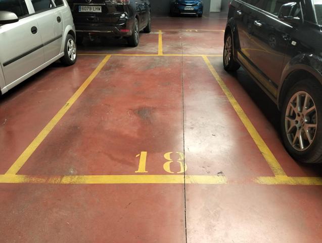 AMPLIA PLAZA DE PARKING EN ZONA CORTES VALENCIANAS photo 0