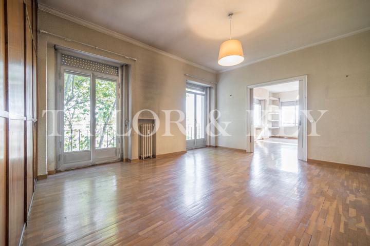 Piso En venta en Calle De Los Reyes Magos, Retiro, Madrid photo 0