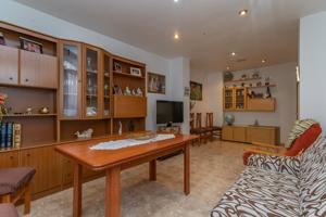 📍 Vivienda céntrica en planta baja con patio – 102 m² construidos photo 0