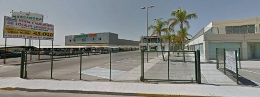 Se venden locales comerciales en zona de mucha afluencia junto a Mercadona y Lidl. photo 0