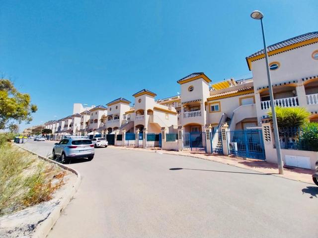 Bungalow de planta baja en tranquila urbanización de Guardamar con piscina y 2 terrazas photo 0