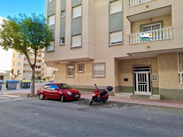 Apartamento en perfecto estado en zona Viñas con plaza de parking incluida. photo 0