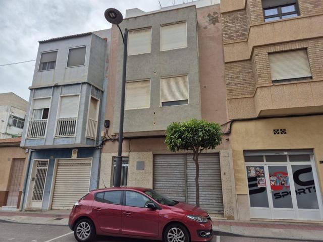 En venta edificio entero en Guardamar. ideal inversión. photo 0