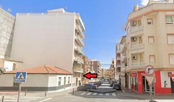 Apartamento en Guardamar en buena localización con orientación sur. photo 0