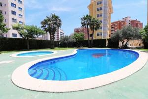 Planta baja con amplia terraza, piscina y parking incluido. photo 0