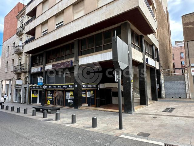 LOCAL PARA NEGOCIO DE 2 PLANTAS EN PLAZA CATALUNYA DE REUS-  ALQUILER 4.000€ photo 0