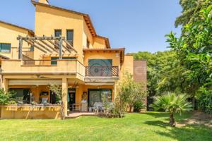 EXCLUSIVO DUPLEX CON PISCINA Y JARDIN COMUNITARIO EN AIGUESVERDS DE REUS photo 0