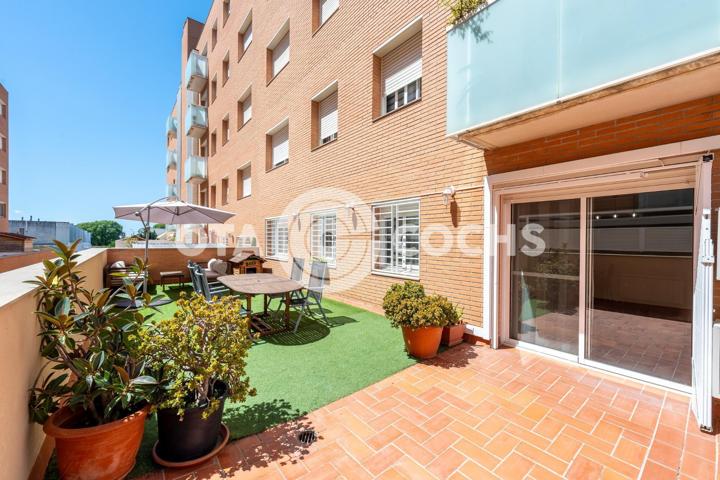 ¡Oportunidad Única! Piso y Parking en Venta con Espectacular Terraza photo 0